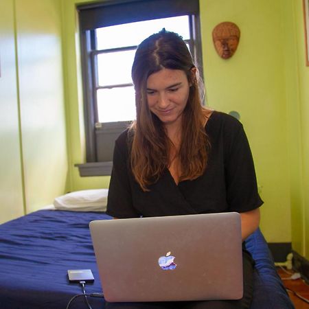 Ocean Island Inn | Backpackers | Suites Victoria Room photo